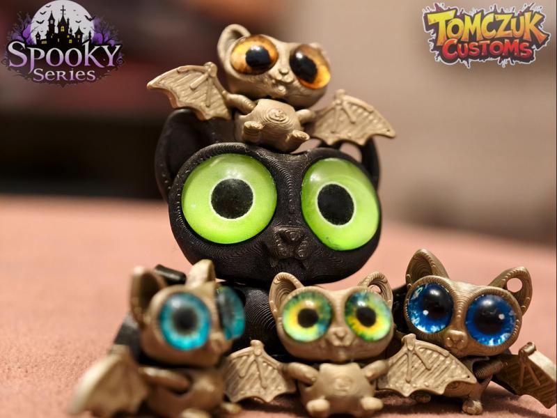 Cute Bat Keychain! It's articulated!