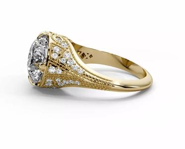 Round diamond ancient enagement ring