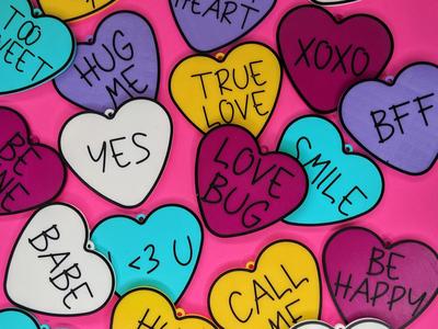 Conversation Hearts decoration (21 sayings)