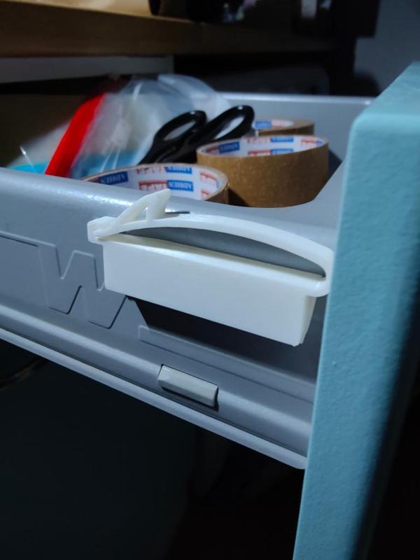 3D-Printable Safety Drawer Lock 
