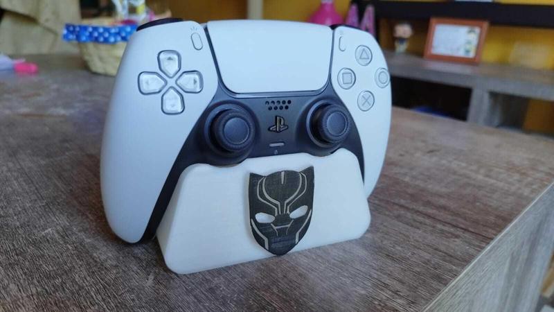 Holder dualsense black panther