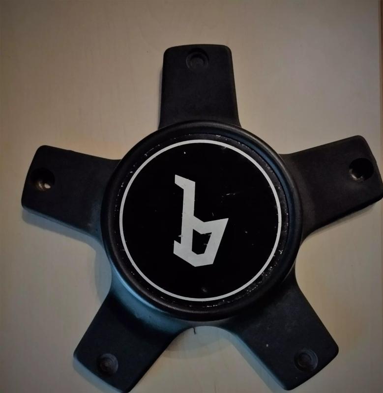 Alfa Romeo Bertone wheel cover