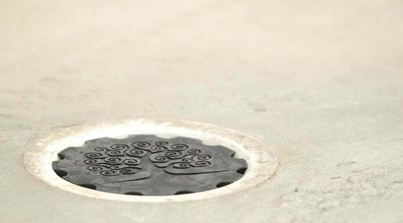 Floating floor drain cover