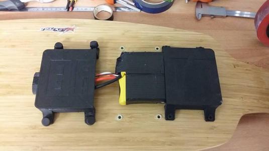 Battery case for e-longboard
