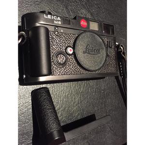 Leica Hand Grip M Camera