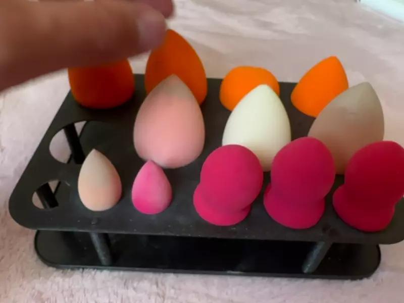 Beauty blender holder palette