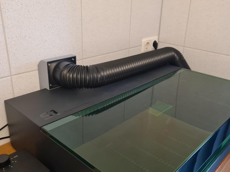 xTool S1 hose adapter, footprint, against wall