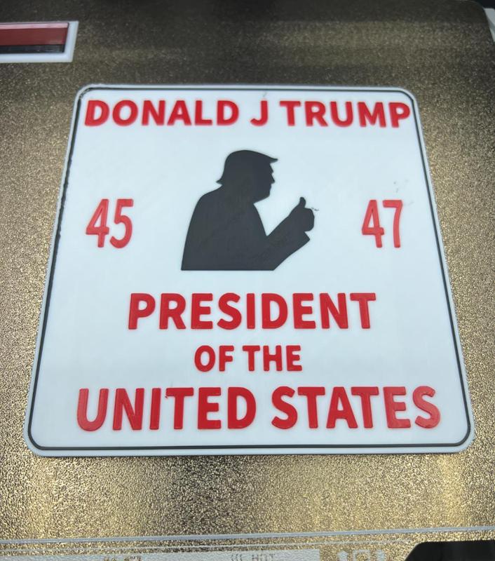 DONALD J TRUMP 45/47 VICTORY SIGN