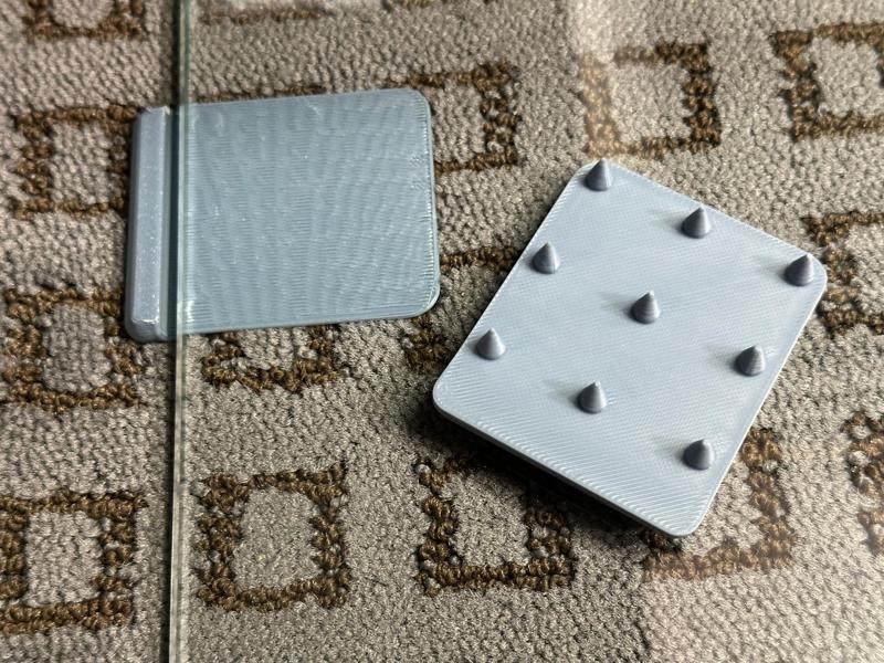 Carpet spike strip for glass office chair mat