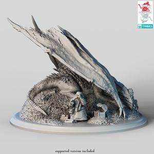 White Dragon and Dwarf Treasurer Diorama