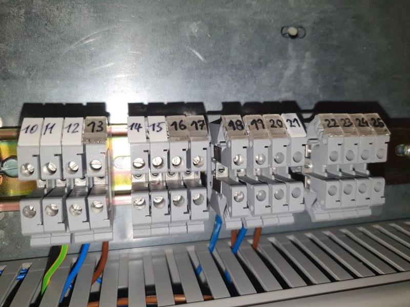 Terminal block markers