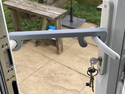 Extended French Door Stay