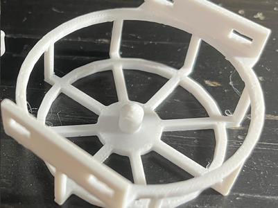 Dishwasher top spray basket