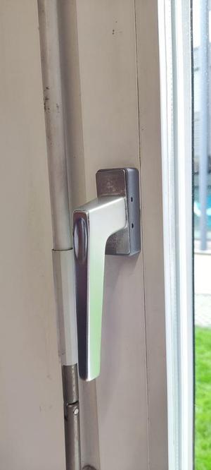 counter plate handle