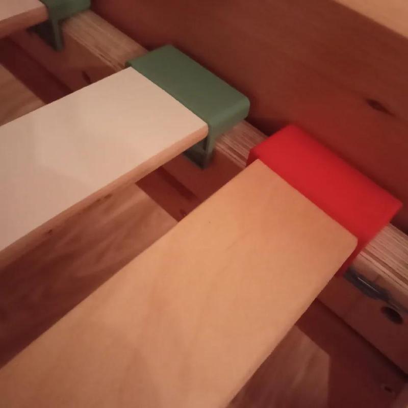 Držák roštu matrace   