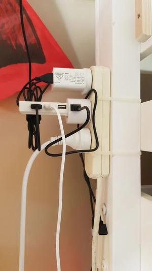 USB Hub Holder (plugs into AUS power plug)   