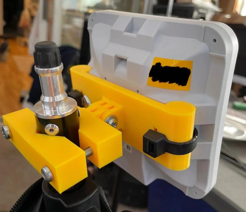 Mikrotik RBSXTsqG-5acD-US mast mount   