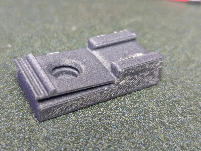 Deutsch (DT) connector mount w/ retaining clip   