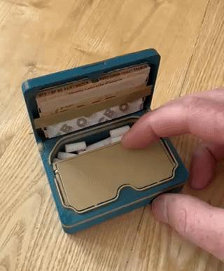 insert: little box with lid   