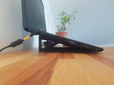 Laptop stand
