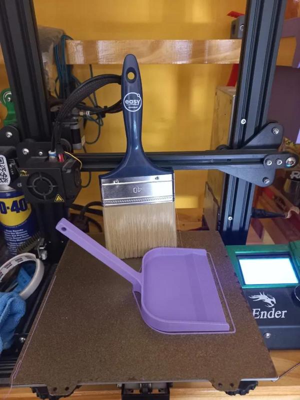 Adjustable Dust Shovel for Paint Brushes (Parametric)   