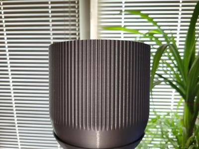 Plant pot pillar. Горшок для растений.   