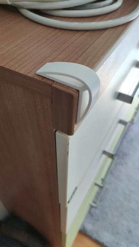 Govee Desk Neon Strip outer corner holder   