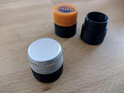Mini container with "Normbrunnenflasche" cap