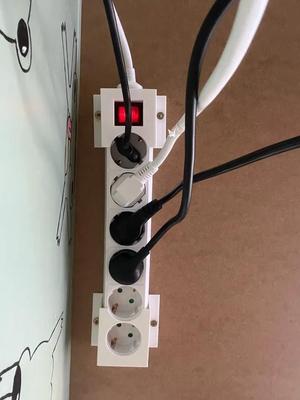 Desk power strip mount / Montura para relgeta en escritorio.   