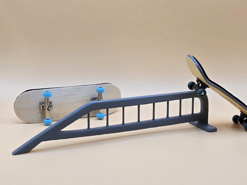 Fence Prop Fingerboard Skate Grind