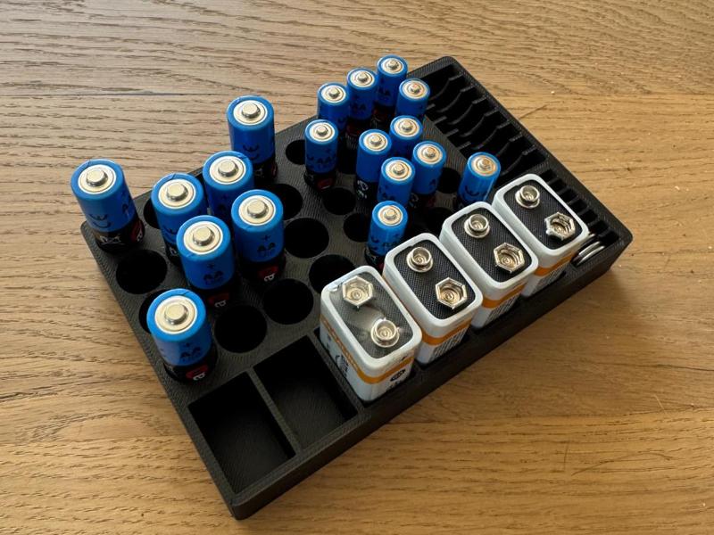 Batterybox AAA / AA / 9v/ CR2032 / CR2016 / CR2450