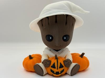 baby groot con calabazas para halloween