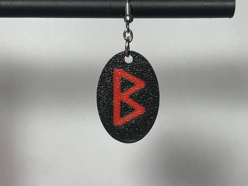 Runic earring, Berkano rune