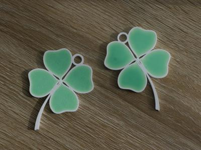 Four-Leaf Clover Keychain – Lucky Charm