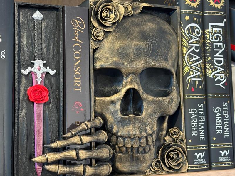 Skull BookNook with Roses (and Thorns) | 1 Color 