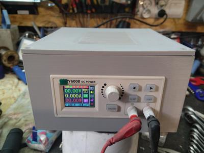 Housing for a workshop power supply