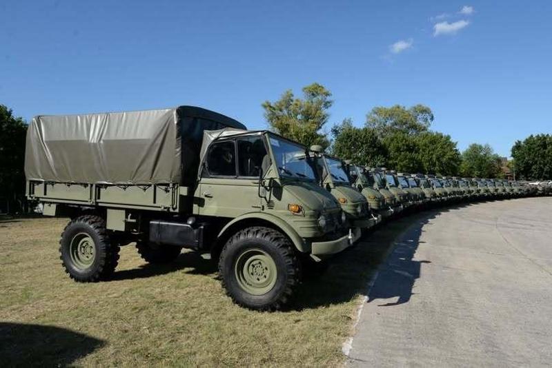 Truck Unimog U416 1/72