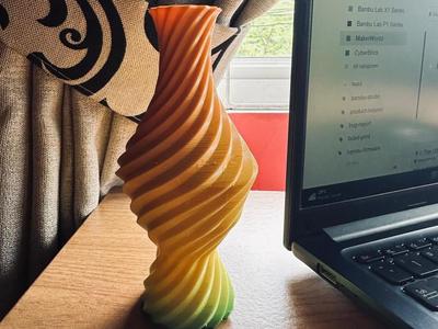 Mini Vase (desk ornament + Hand massager)
