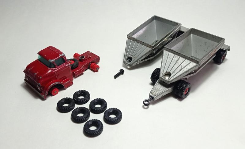 MATCHBOX TIRES - FRUEHAUF HOPPER KING SIZE Nº K-4