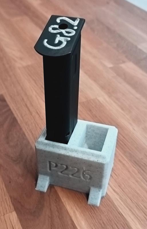 Airsoft VFC P226/MK25 GBB Mag-Rack