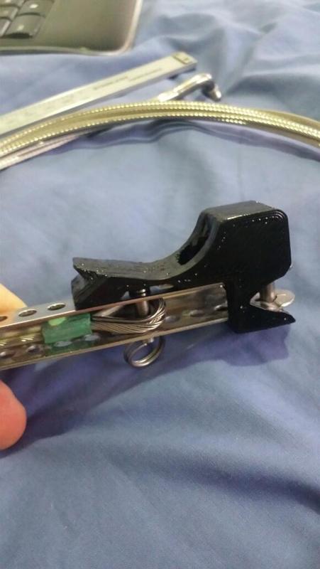 Sécurité pour latte Ridoirs Ronstan monté sur trimaran Weta