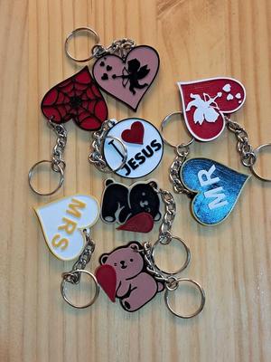 6 KEY RINGS FOR VALENTINE'S DAY WITH DIFFERENT DESIGNS