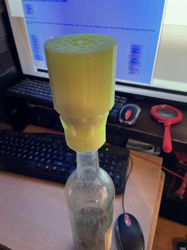 Cardano Pepper Grinder Wine Bottle Cap