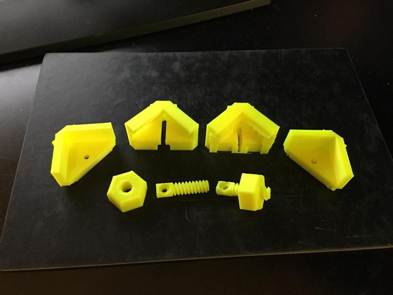 Flashforge Creator Pro Glass Adjustable Bed Bracket with bolt action and duplo threads