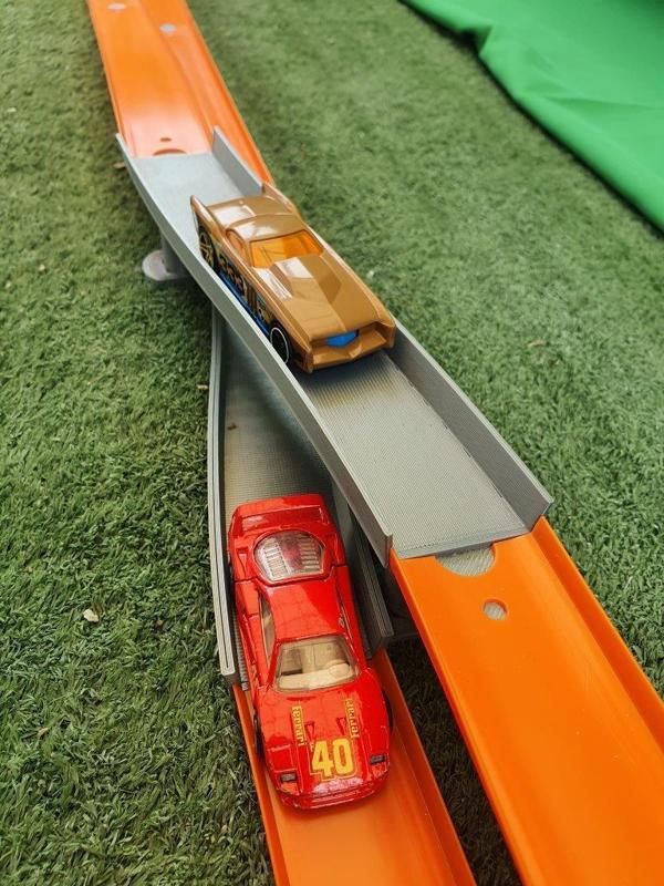 Hot Wheels Crossover Track