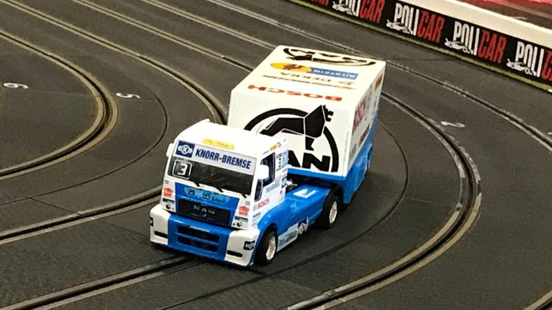 Slot Fly Truck Trailer.