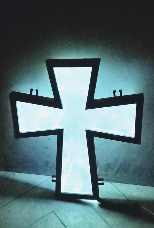 LED Windshield Cross for Trucks – Suction Cup Mount