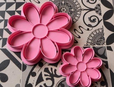 cutting daisy flower