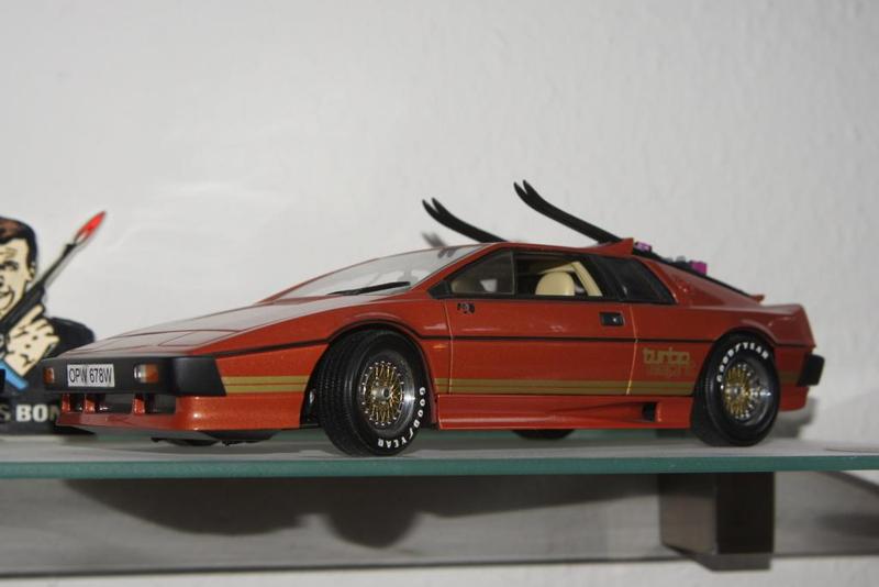 Lotus Esprit wing mirrors (for Autoart 1.18 scale)