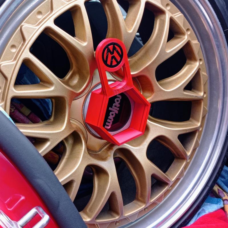 Rotiform 80mm spanner center lock with VW logo